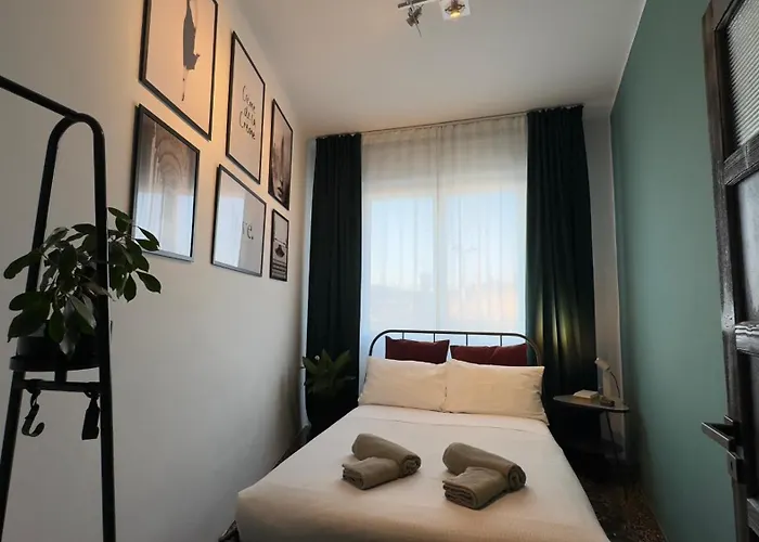 Br Treviso Train Station Apartments