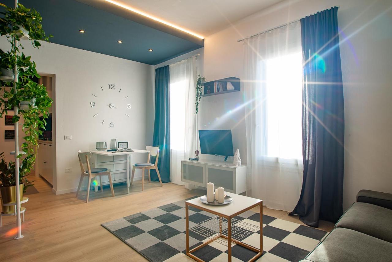 Br Train Station Apartment