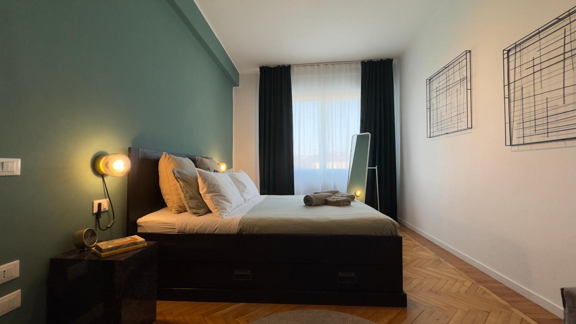 Br Train Station Apartment *