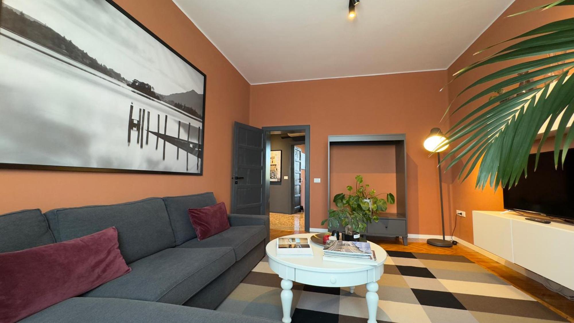 Br Train Station Apartment *