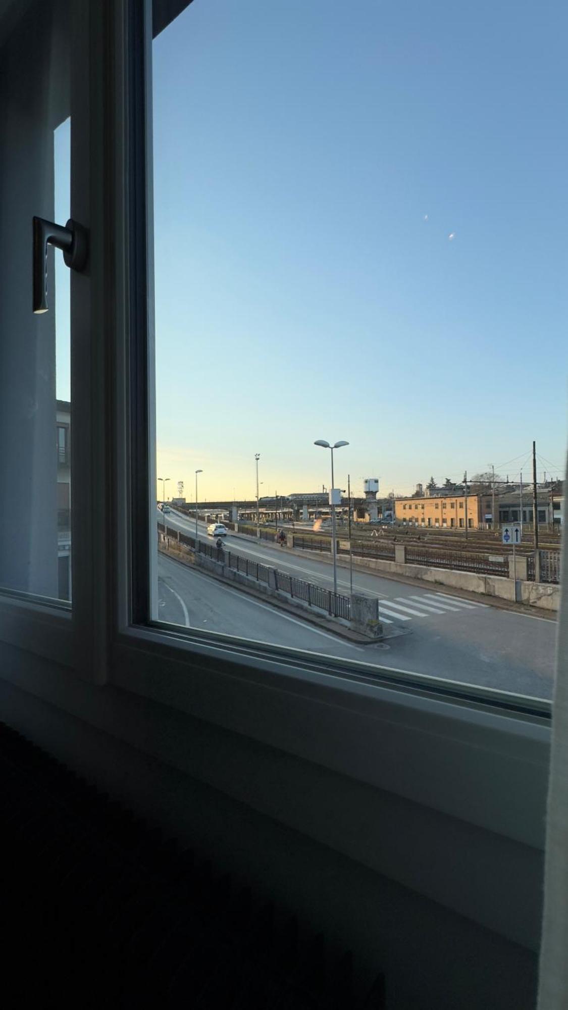 Br Train Station *